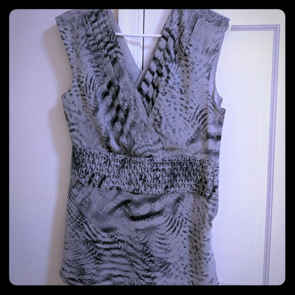 Banana republic sz 8 crossover top/tank sleeveless